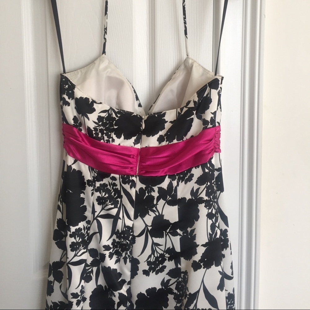 Cache Dress - Picture 4 of 8